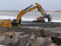 Litoralul câștigă teren. Au început lucrările de înnisipare pentru noile plaje din Mangalia și Saturn
