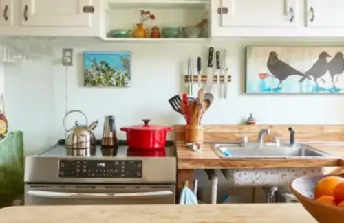 Am pregătit o infuzie de plante aromatice pentru un miros ambiental de primăvară, iar acum casa mea miroase incredibil