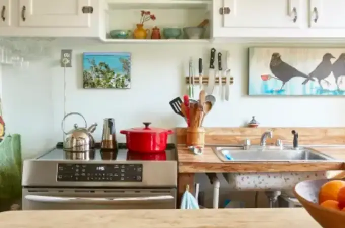 Am pregătit o infuzie de plante aromatice pentru un miros ambiental de primăvară, iar acum casa mea miroase incredibil