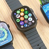 Apple va lansa în 2025 versiuni noi de smartwatch-uri