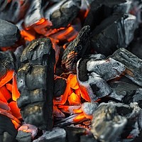 Prețul cărbunilor de foc în 2026: ce influențează costurile și cum poți economisi