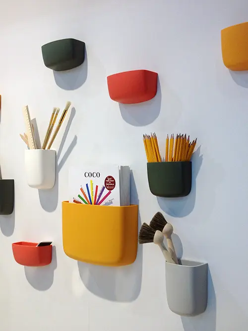 Buzunare colorate, solutii de depozitare create de Simon Legald