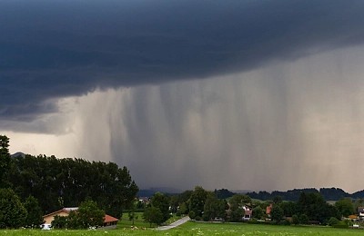 Prognoza meteo, 19 mai. Început de săptămână cu vreme rece. La munte va ninge