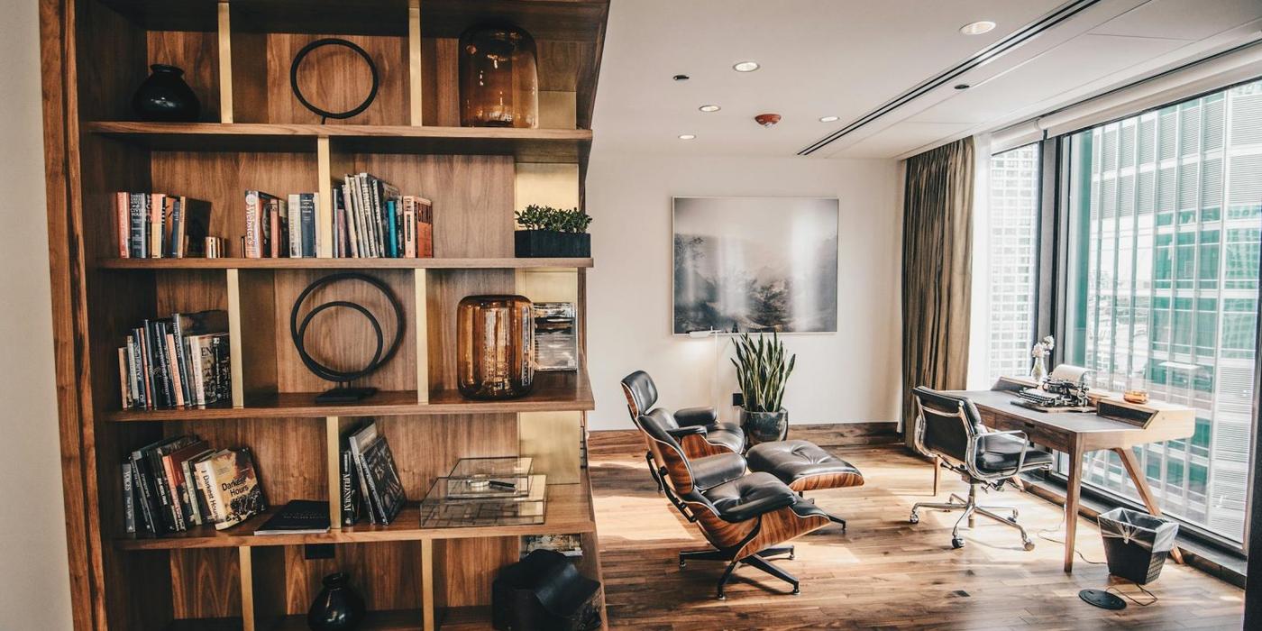 Soluții inovatoare pentru amenajarea unui birou ergonomic și confortabil acasă