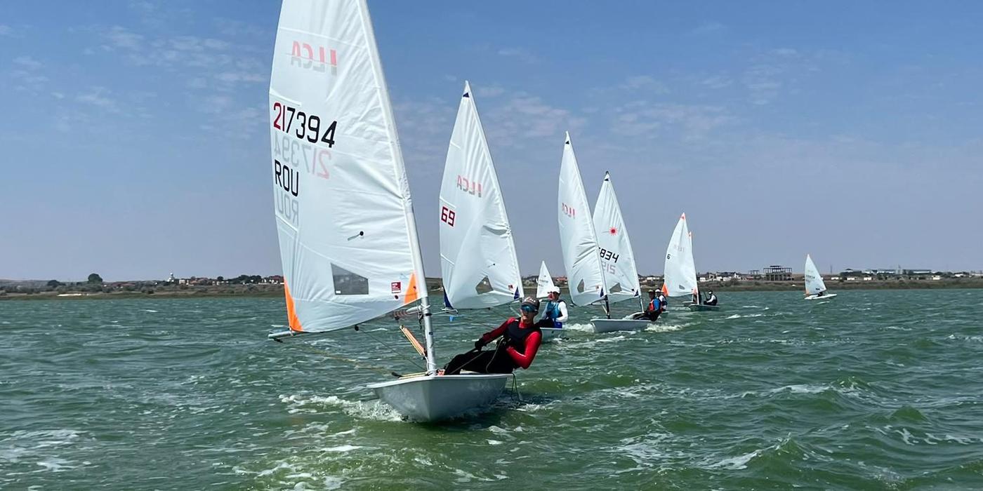 Lecții de viață pe valurile mării: Sara Patache și Ana-Maria Hurmuzache, tinerele campioane care duc yachtingul românesc spre Jocurile Olimpice
