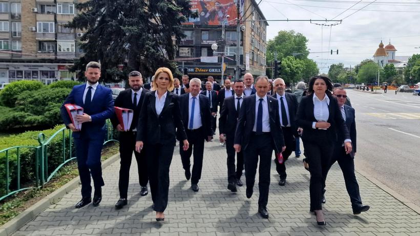 Virgiliu Daniel NANU de la PSD se bate cu „Baronul Lamborghini” de la PNL pentru președinția CJ PRAHOVA/A depus aproape 30.000 de SEMNĂTURI la BEJ
