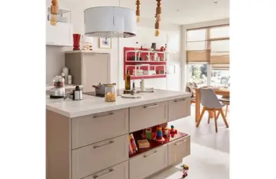 Cum îți organizezi eficient bucătăria: trucuri care economisesc spațiu și timp