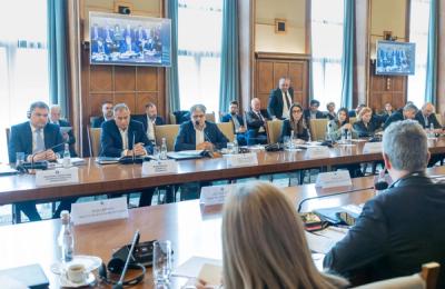 Stadiul reformelor şi investiţiilor prin PNRR, analizat alături de reprezentanţii Comisiei Europene/ Boloş: Valorificarea sprijinul financiar pe care îl pune la dispoziţie UE prin PNRR şi prin politica de coeziune obiectiv esenţial pentru România