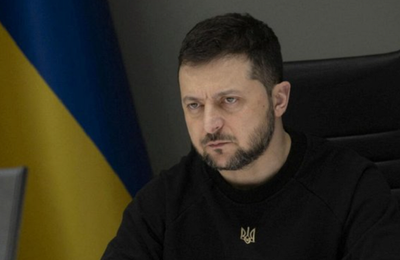 O serie de oficiali ucraineni de rang înalt demisionează din cauza corupţiei, inclusiv adjunctul ministrului Apărării Viaceslav Şapovalov, adjunctul directorului administraţiei prezidenţiale Kirilo Timoşenko şi adjunctul procurorului general Oleksii Sîmonenko