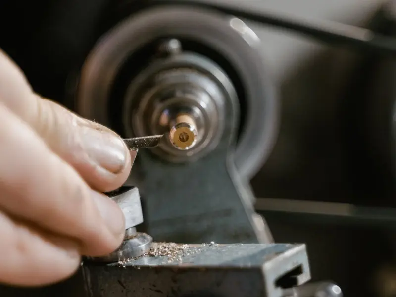 Cum alegi corect sculele pentru atelierul de acasă – recomandări Leroy Merlin