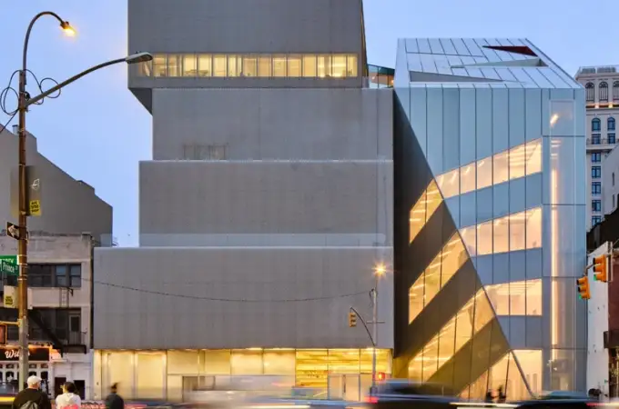 În interiorul noii extensii a New Museum din New-York, proiectată de OMA