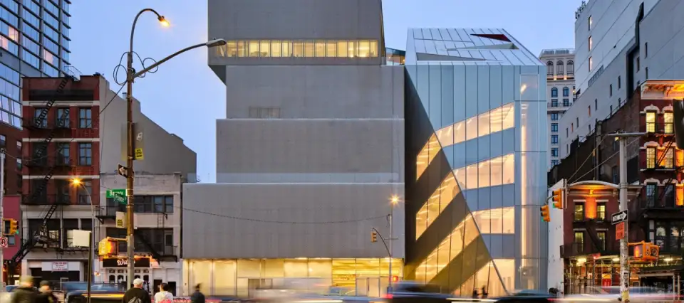 În interiorul noii extensii a New Museum din New-York, proiectată de OMA