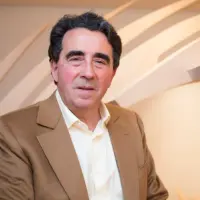 Santiago Calatrava: Un maestru al formelor organice și al spațiilor luminoase
