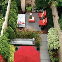 Sfaturi pentru decorarea unei curti mici