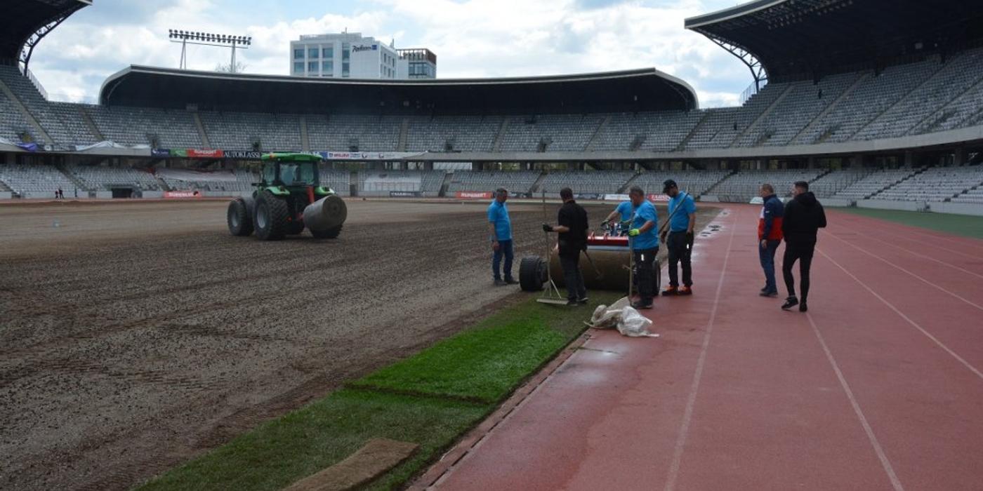 Gazonul de pe Cluj Arena a fost înlocuit