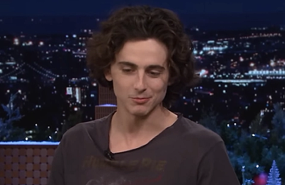 Actorul Timothée Chalamet (Dune) și-a enervat la culme fanele feministe după ce a spus că femeile care aleg să nu aibă copii duc o viață „sumbră”