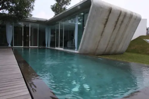 Casa in comuniune cu natura creatie Budi Pradono