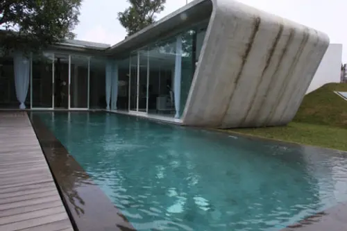 Casa in comuniune cu natura creatie Budi Pradono