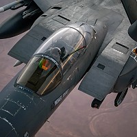 Pilotul american al avionului F-15E Strike Eagle este vânat de iranieni. Cursa contra cronometru pentru a evita o „misiune sinucigașă” de salvare