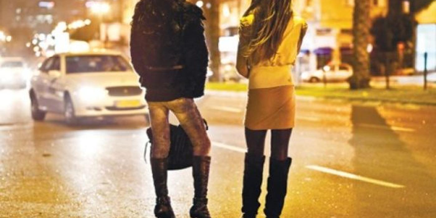 Un bărbat a fost arestat preventiv fiindcă a obligat două tinere din Cluj să se prostitueze