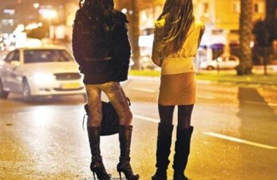 Un bărbat a fost arestat preventiv fiindcă a obligat două tinere din Cluj să se prostitueze