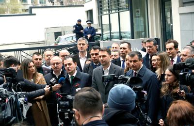 Liderii Dreapta Unită a solicitat luni Avocatul Poporului să sesizeze CCR în privinţa OUG pe comasarea alegerilor