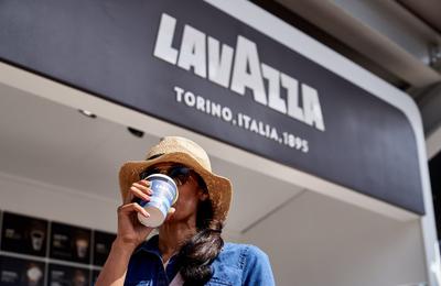 Vara aceasta, te bucuri de cele mai bune oferte la cafea LavAzza!