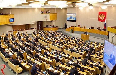 Duma de Stat a Rusiei vrea să-i dea lui Putin puterea de a trimite armata peste hotare