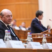 După trei ani, CCR îi dă înapoi lui Traian Băsescu privilegiile de fost președinte
