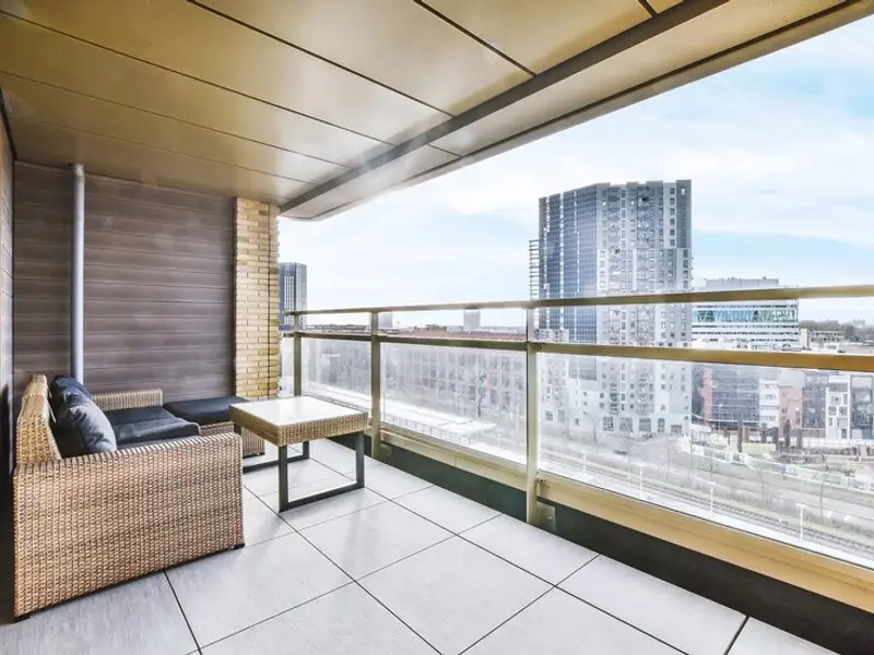 Cum să transformi balconul de la bloc într-un spațiu modern