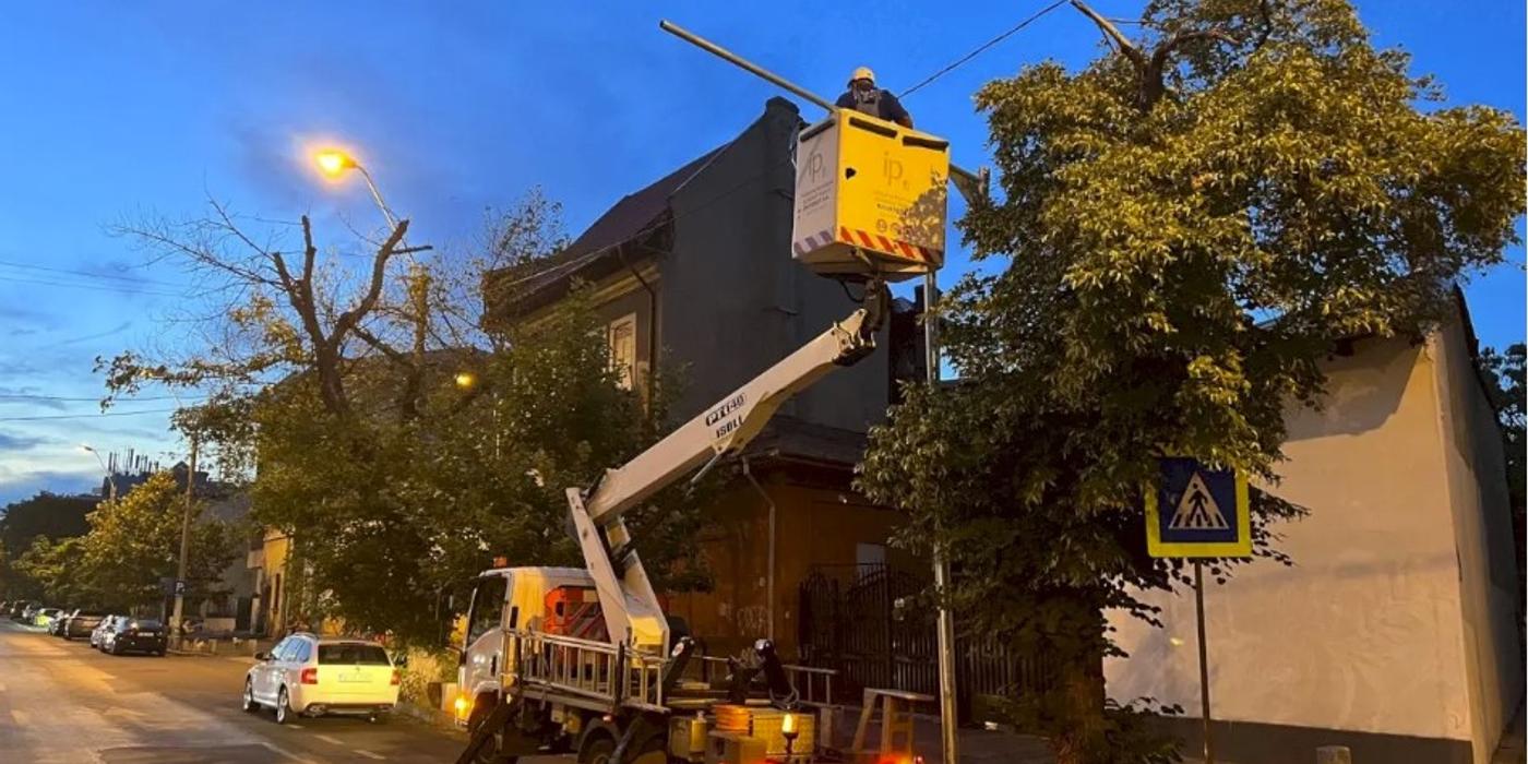 Au început lucrările pentru suprailuminarea a 73 de treceri de pietoni din Sectorul 6