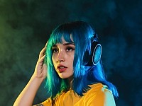 Spotify introduce eticheta AI Persona. Cum încearcă platforma să separe artiștii umani de clonele digitale