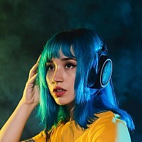 Spotify introduce eticheta AI Persona. Cum încearcă platforma să separe artiștii umani de clonele digitale