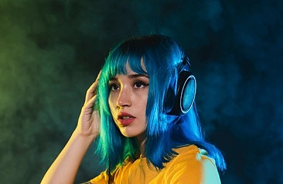 Spotify introduce eticheta AI Persona. Cum încearcă platforma să separe artiștii umani de clonele digitale