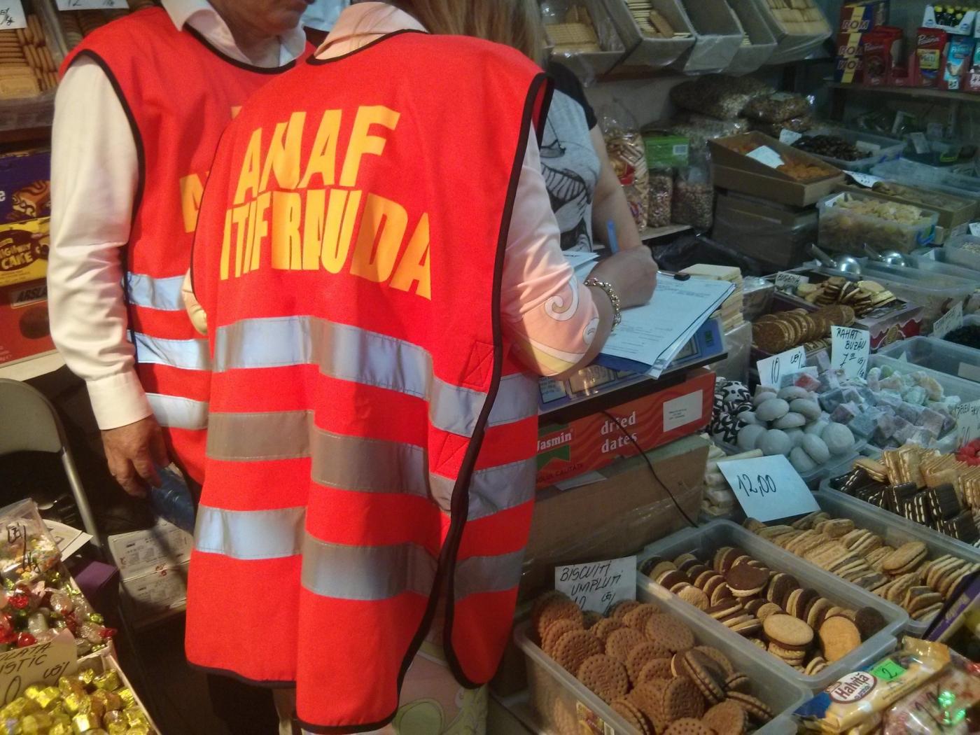 ANAF, verificări la comercianţi de produse alimentare din Bucureşti şi Ilfov, zone cu risc fiscal ridicat S-au dat amenzi în valoare de peste 700.000 de lei