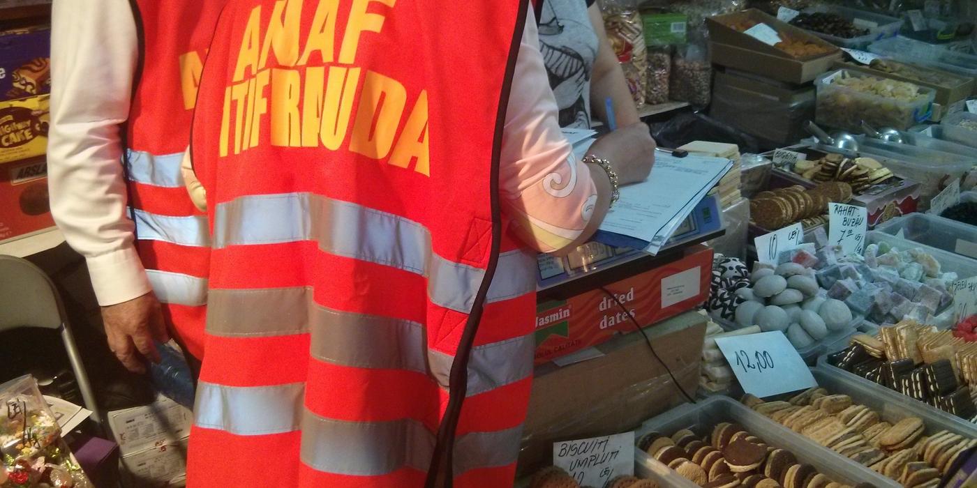 ANAF, verificări la comercianţi de produse alimentare din Bucureşti şi Ilfov, zone cu risc fiscal ridicat S-au dat amenzi în valoare de peste 700.000 de lei
