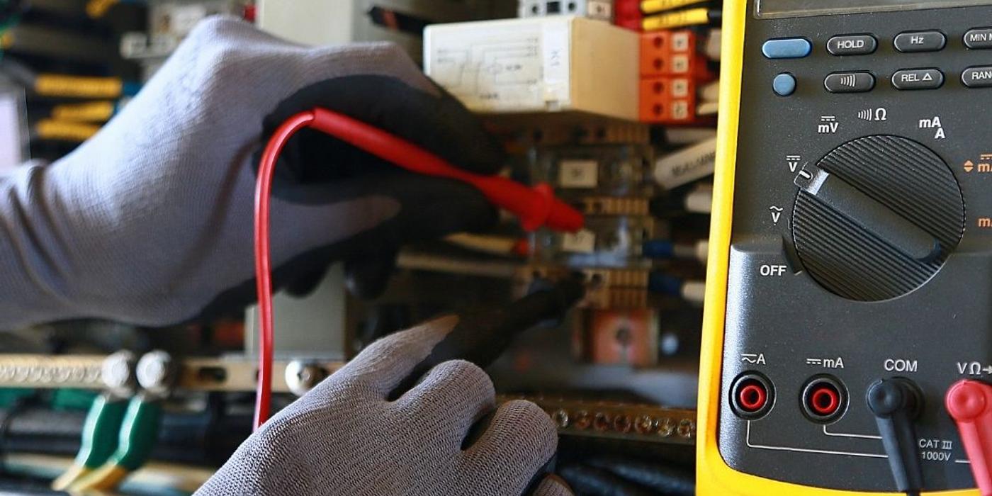 Tablouri electrice industriale – componente esentiale ale panoului de control