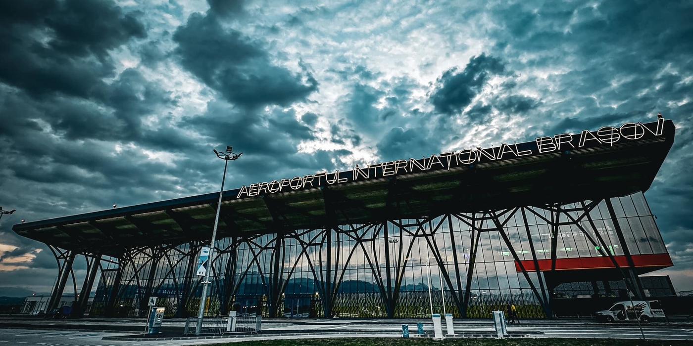 Cursă Wizz Air de la Londra către Braşov, direcţionată la Sibiu din cauza vizibilităţii reduse / Aeronava s-a întors la Braşov, iar zborul retur a plecat cu două ore întârziere