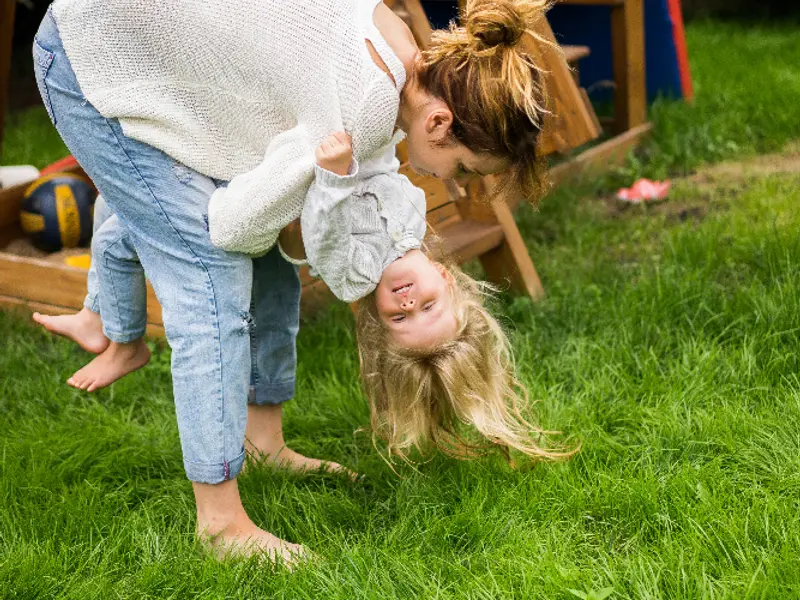 Ghid complet pentru amenajarea locului de joacă ideal în curtea casei