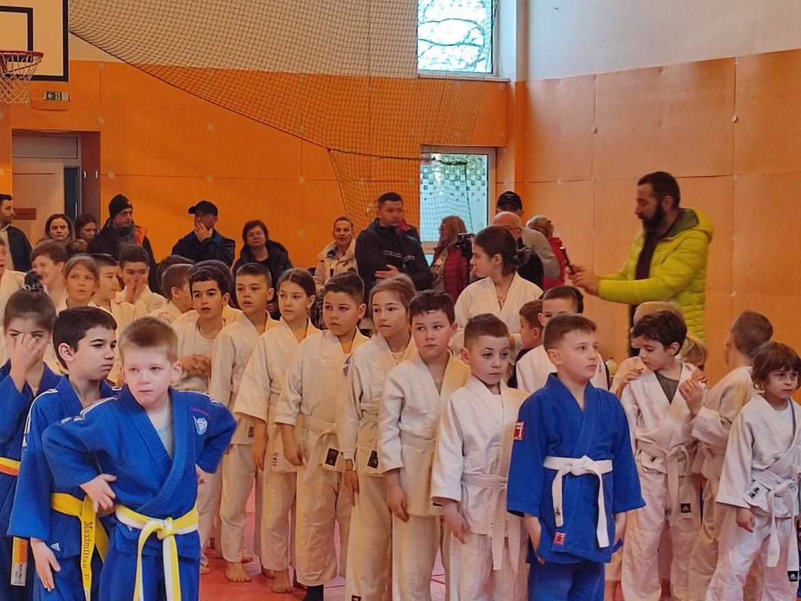 La Palatul Copiilor din Cluj s-a desfășurat competiţia de Judo, ”Cupa Mărțișorului”