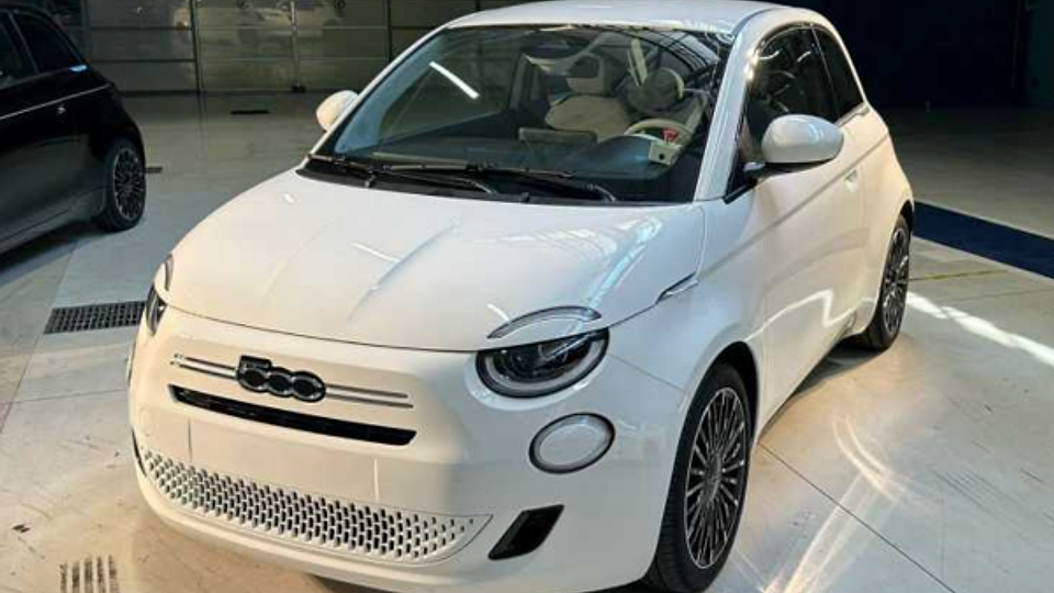 Fiat vrea să reînvie producția din Italia cu peste 100.000 de modele hibride Fiat 500
