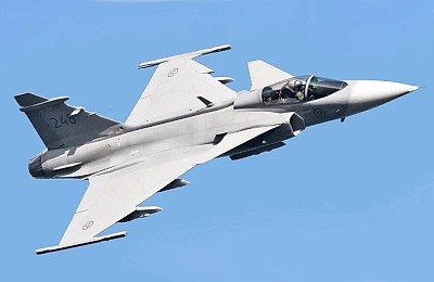 România se gândește să cumpere avioane de luptă Gripen? Ungaria are deja 14. Preț: 90.000.000$