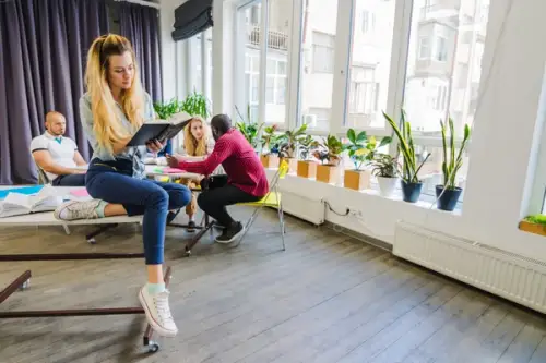 Care sunt cei mai simplii pasi penrtu a creea din livingul simplu in cel mai bun loc pentru musafiri