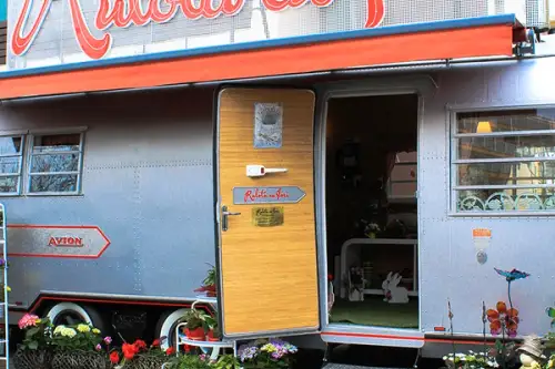 Rulota cu flori – un curcubeu floristic cu un parfum splendid