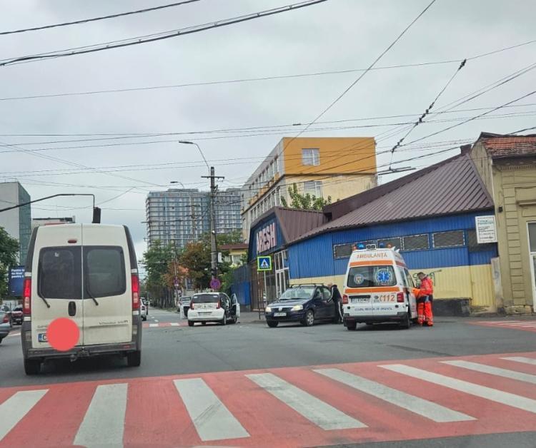Accident rutier, duminică, 6 octombrie, la intersecția străzilor Paris și București din Cluj-Napoca