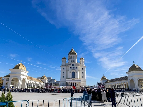 Catedrala Mântuirii Neamului își redeschide porțile