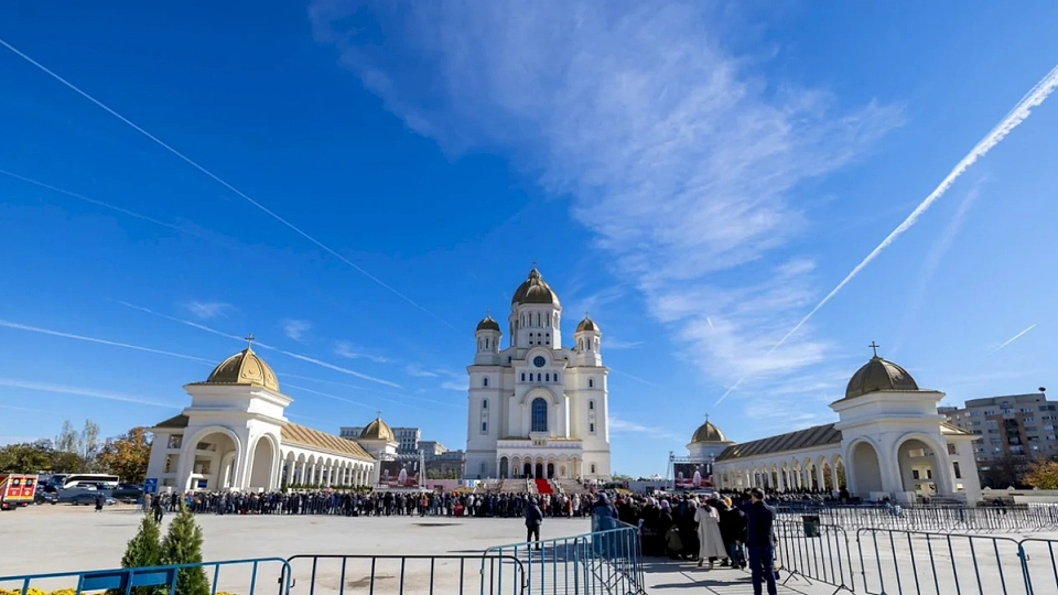 Catedrala Mântuirii Neamului își redeschide porțile