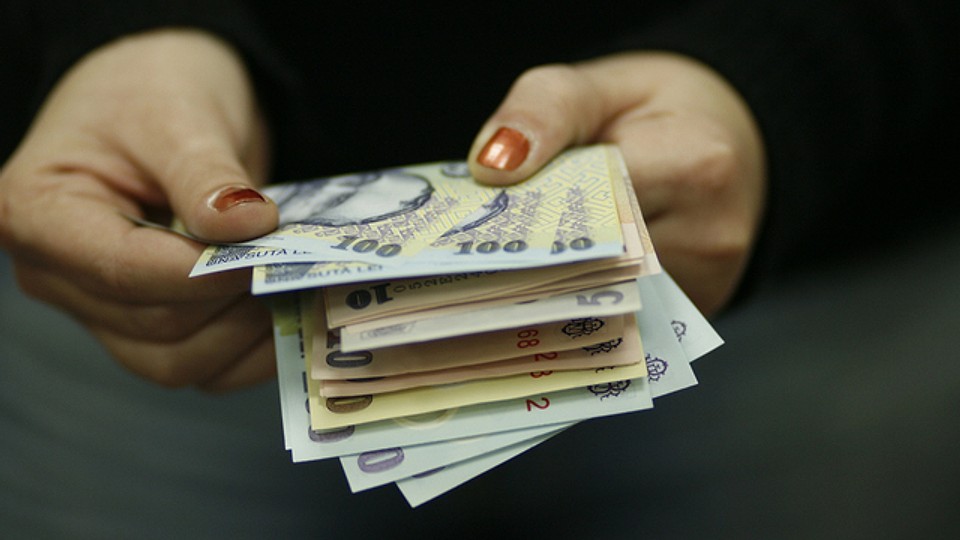 Ministrul Economiei: Sunt şefi de companii de stat cu salarii de 50.000 de lei brut