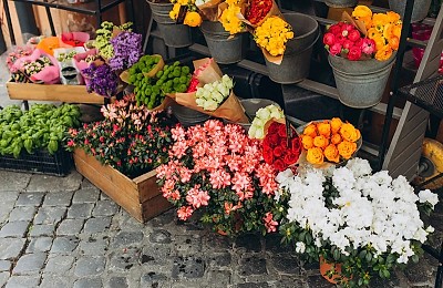Explozie a numărului de firme din piața florilor. Câți bani fac