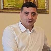 PNL despre AUR: Zgârie la ușa guvernării fiindcă pierde electorat